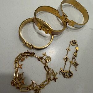 Designer Inspired Women’s Bracelets Set!!!